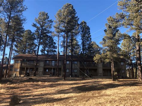innsbrook village ruidoso nm  shop with a half bath, two large garage bays and ample parking
